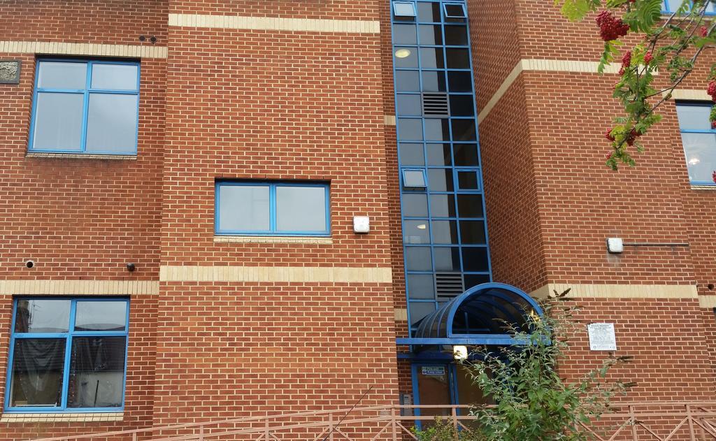Comfortable Swindon Town Centre Apartments, Free Parking, Sleeps Up To 8 Стая снимка