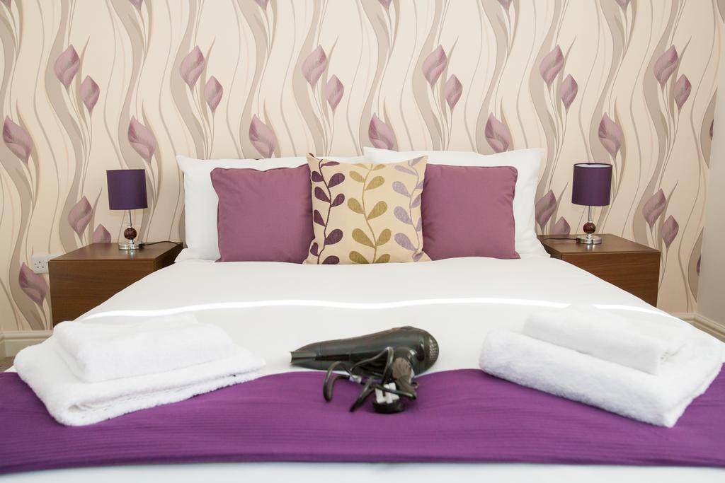 Comfortable Swindon Town Centre Apartments, Free Parking, Sleeps Up To 8 Стая снимка